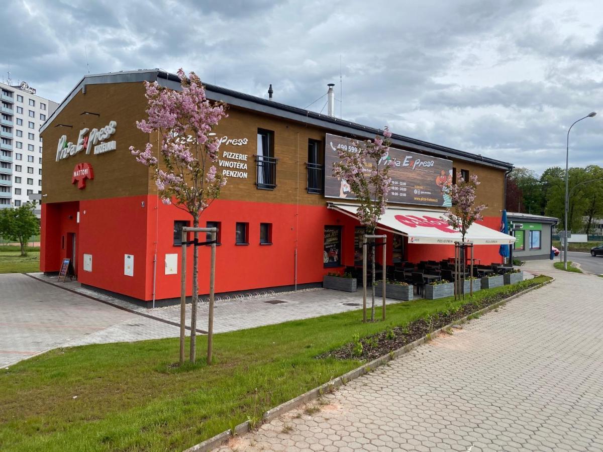 Penzion Kuzelna Hotel Trutnov Exterior photo
